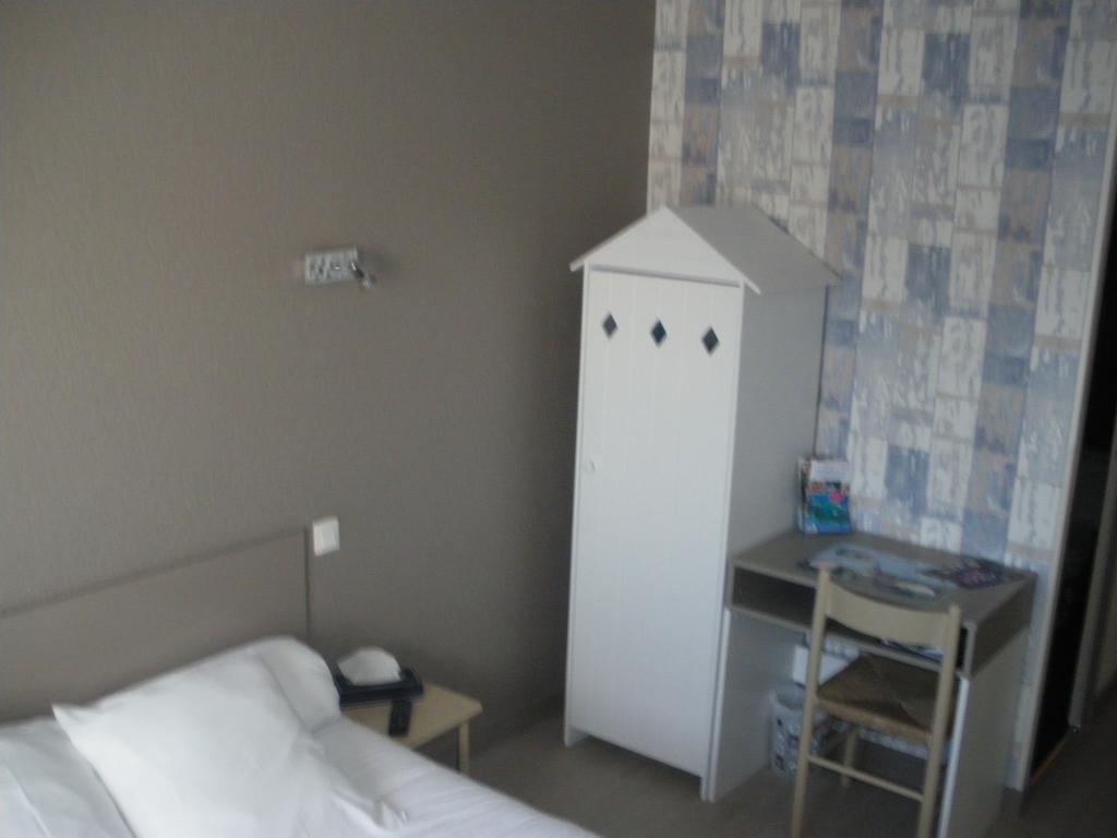 Hotel Du Port Concarneau Bilik gambar