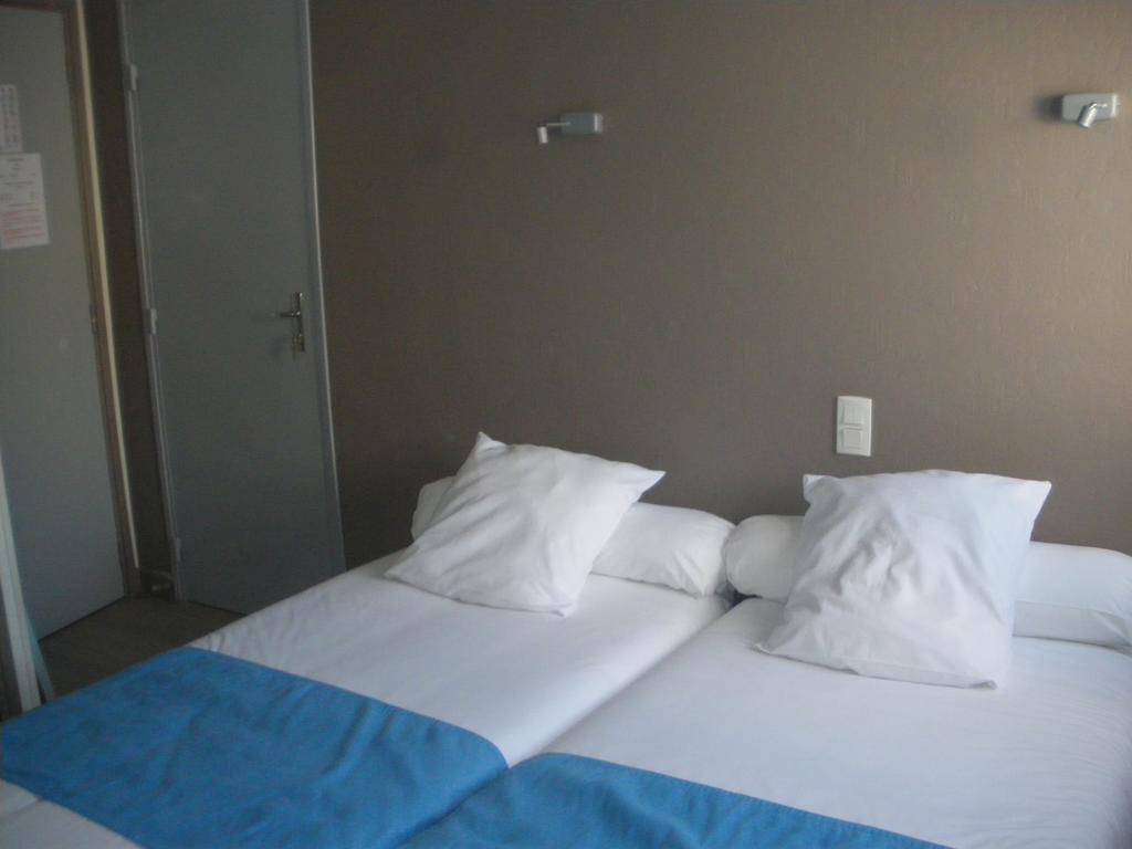 Hotel Du Port Concarneau Bilik gambar